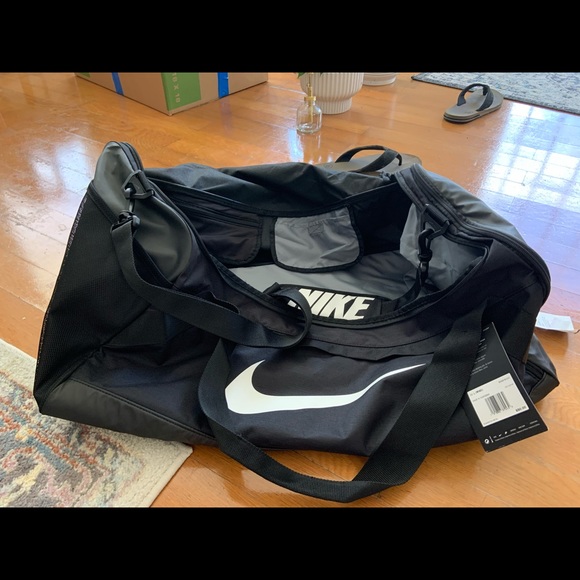 nike new duffel